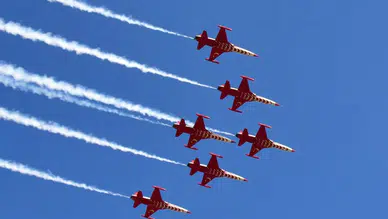 Bitlis semalarından bir Türk Yıldızları geçti