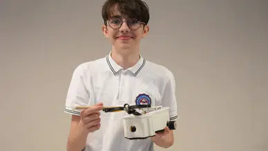 Öğrencilerin hazırladıkları robot Mete Gazoz'a rakip oldu