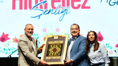 Manisa’da Hıdırellez coşkusu Hüsnü Şenlendirici konseriyle zirveye ulaştı