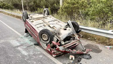 Manisa'da otomobil takla attı: 2 yaralı