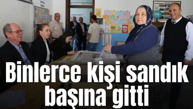 Binlerce kişi sandık başına gitti