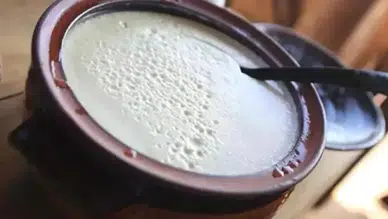 Yoğurdum sulu oluyor diyenler dikkat! Taş gibi kıvamın sırrı bu adımlarda