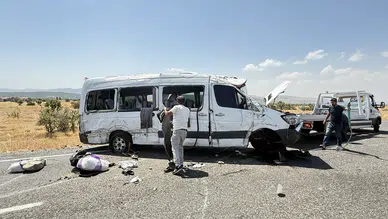 Düğün hazırlığında feci kaza: 3 ölü 11 yaralı