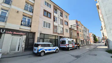 Yataktan düşen 80 yaşındaki adam hayatını kaybetti