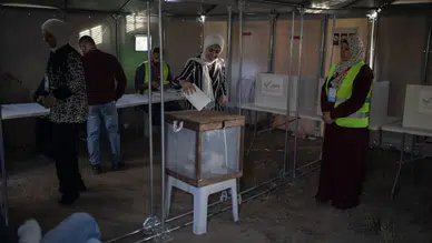 Filistinliler yerel seçim için sandık başında