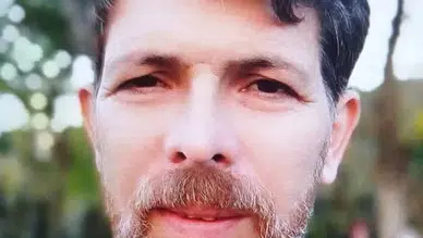 Babasını uykudayken öldürdü