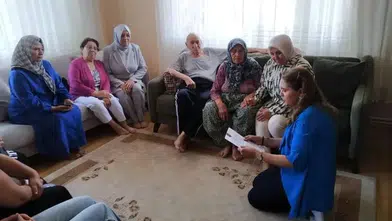 AK Partili kadınlar Erdoğan’ın mektubunu iletti