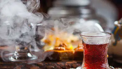 Sıcak Çay Sandığınız Kadar Masum Değil! Uzmanlar Uyardı: Sessiz Tehlike Kapıda