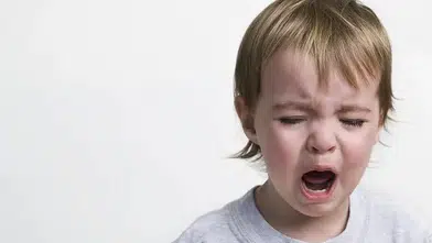 “Ağlama” demek her zaman çözüm değil: Çocuğun duygusuna eşlik etmek neden önemli?