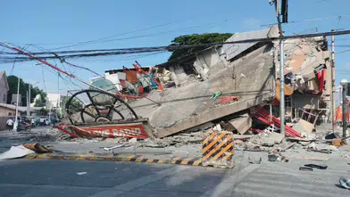 Filipinler'de 7,8 Büyüklüğünde Yıkıcı Deprem: En Az 32 Ölü, Pasifik'te Tsunami Alarmı