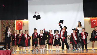 Minik öğrencilerden duygu dolu veda