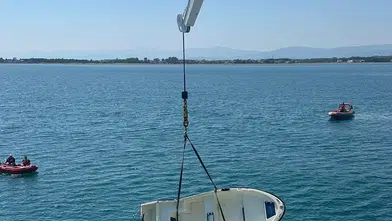 Aile faciasında tekne bulundu, 1 kişi aranıyor