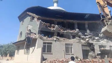 Manisa’da 28 yıllık cami yıkılıyor