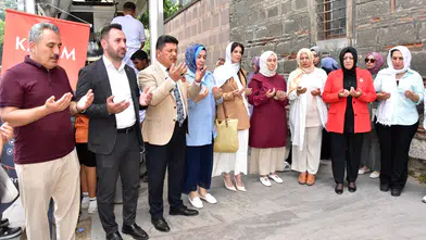 KADEM Manisa’da 15 Temmuz lokması dağıttı