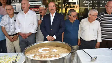 Manisa Esnaf ve Sanatkarlar Odası’ndan geleneksel aşure hayrı