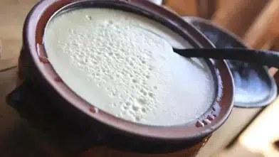 Yoğurdum sulu oluyor diyenler dikkat! Taş gibi kıvamın sırrı bu adımlarda