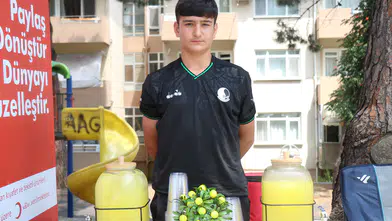 Limonata satarak kazandığı para dudak uçuklattı