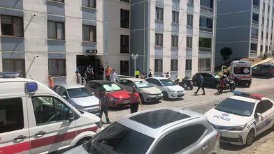 2 kişi aynı dairede ölü bulundu