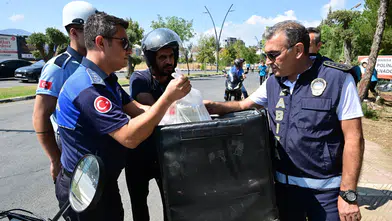 Manisa’da okul önlerinde denetim alarmı! Seyyar satıcılar mercek altında