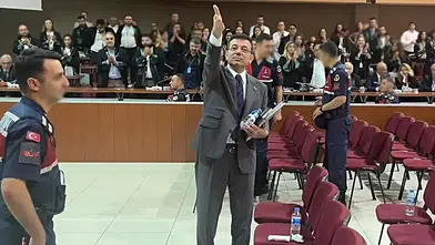 İmamoğlu davasında karar açıklandı salon karıştı!