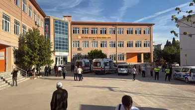 Okul önünde silahlı saldırı: Veliler çocukları için koştu