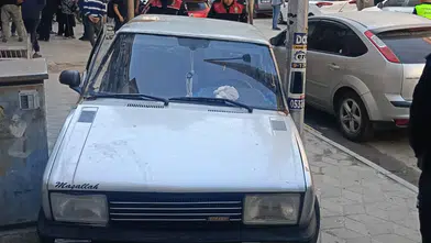 Polisten kaçmak isterken kaldırımda sıkıştı