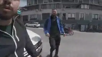 Korna çaldı, darp edildi