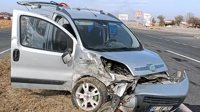 Hastaneden dönen karı koca kaza yapıp hastanelik oldu