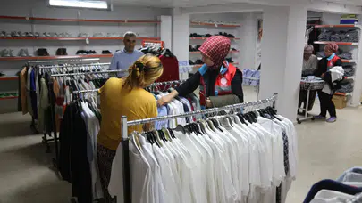 Şehzadeler Sosyal Market ihtiyaç sahiplerine ulaşıyor