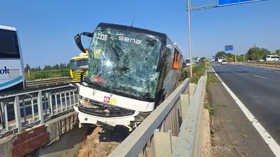 Kaza yapan otobüs felaketten kıl payı kurtuldu