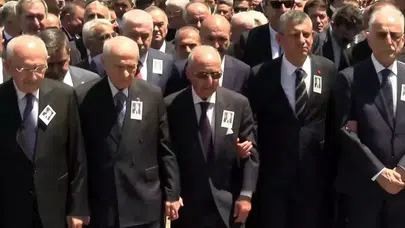 Cenaze törenine damga vuran görüntü
