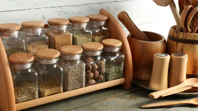 Baharatlar neden bayatlar? Aromayı yok eden saklama hataları ve doğru kullanım önerileri