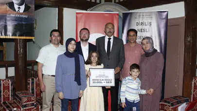 Manisalı minik ressam resmi ile Türkiye birincisi oldu