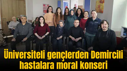 Üniversiteli gençlerden hastalara moral konseri
