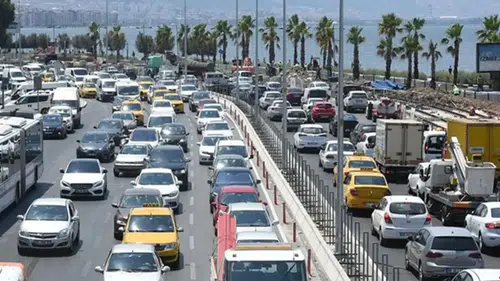 Karayolları Genel Müdürlüğü Uyardı: Hafta Sonu Trafiğinde Bu Yollara Dikkat!