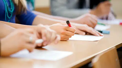 Anadolu Üniversitesi AÖF 2025-2026 Sınav Takvimi: Vize, Final ve Yaz Okulu Tarihleri