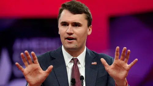 Charlie Kirk Kimdir? Trump Ağlayarak Ölüm Haberini Duyurdu!