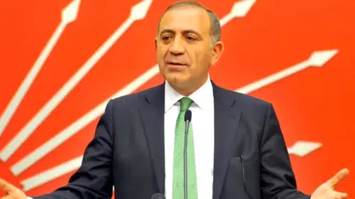 Gürsel Tekin CHP'den İhraç Edildi: Özgür Özel'den Kayyum Kararı Sonrası Sert Açıklama