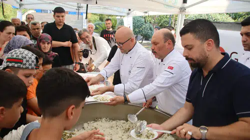 Manisa'da Ferdi Zeyrek’in anısına enginarlı pilav hayrı