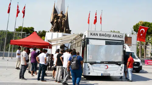 Kan bağışında bulunan vatandaşlara kamp sandalyesi hediye edilecek