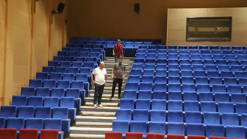 Turgutlu'da etkinlik salonları yükseliyor