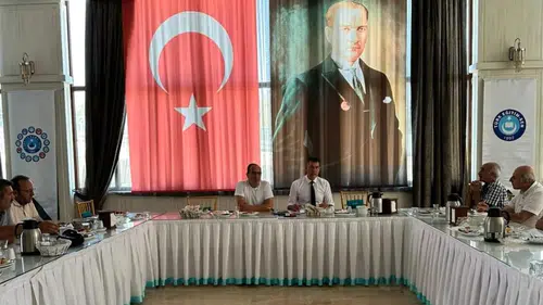 "Türkiye Kamu-Sen’in yeri Türk memurunun yanıdır"