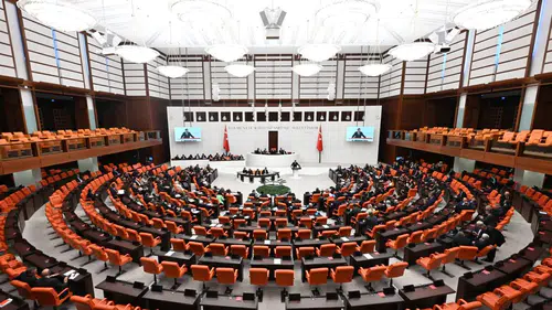 Meclis Ne Zaman Açılıyor? 2025 TBMM Açılış Takvimi ve Tatil Süreci