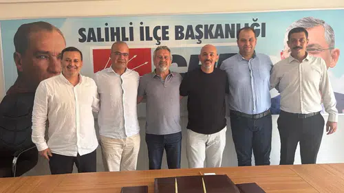 Salihli CHP’de adaylar birlik pozu verdi