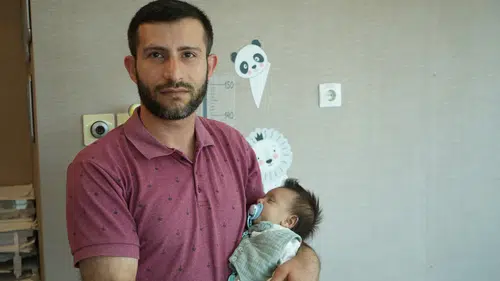 Yeni doğan bebeğin vücudundan çıkanlar şok etti