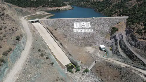 Demirci Güveli Barajı tamamlanıyor