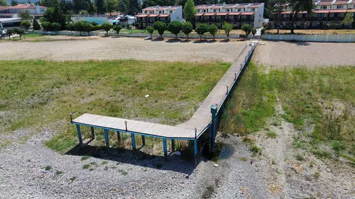 İznik gölü kuraklığı gözler önüne serdi