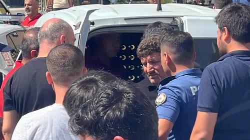 Husumetlisini öldürdü, bankada yakalandı