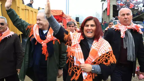 Özlem Çerçioğlu ile birlikte ilçe belediye başkanları da istifa etti