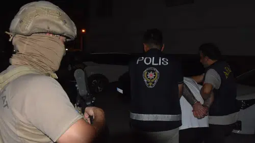 Aranan şahıs bakın nereden çıktı